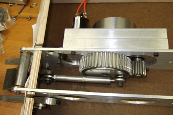 One clutch mounted in weapon frame One clutch mounted in weapon frame