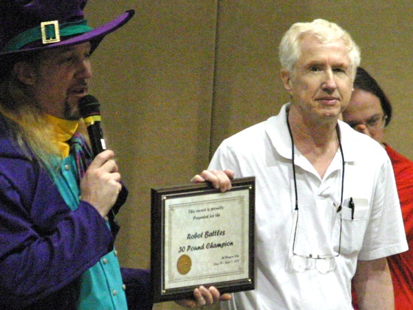 Dale wins 30# class at 2008 Robot Battles Dale wins 30# class at 2008 Robot Battles
